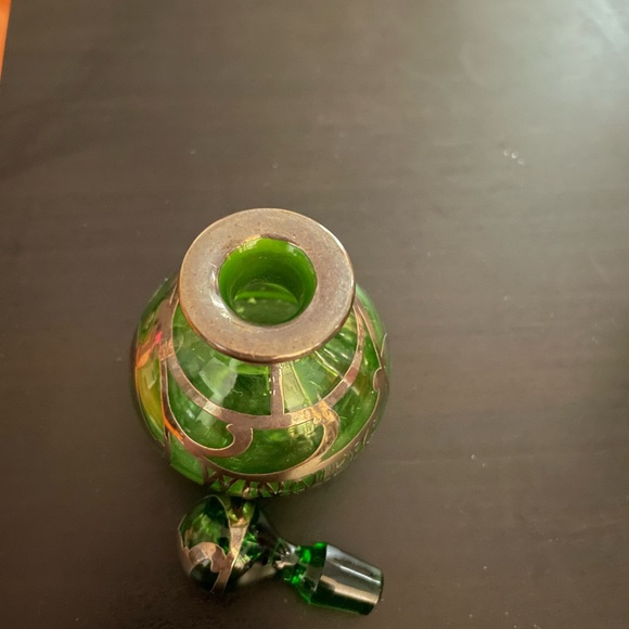 Beautiful Green Glass Perfume Bottles - Picture 4 of 7